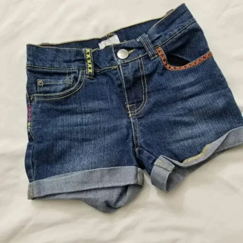 🔴 Childrens Place little girl denim shorts with embroidery details size 6X (E13